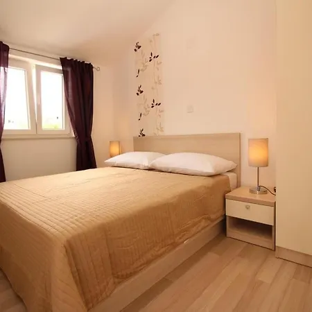 Apartament In Mit Eigenem Balkon By Interhome Baška