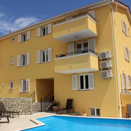 In Mit Eigenem Balkon By Interhome *