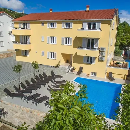 In Mit Eigenem Balkon By Interhome