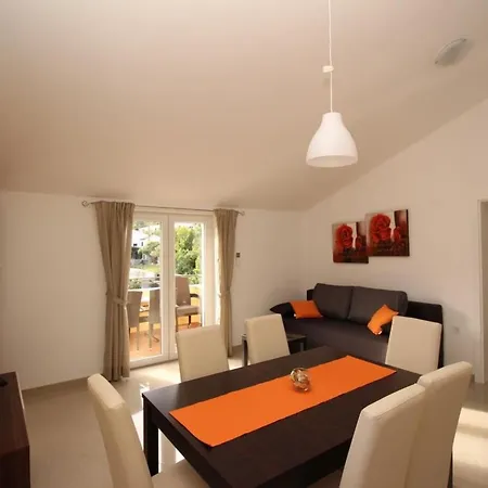In Mit Eigenem Balkon By Interhome Apartmán